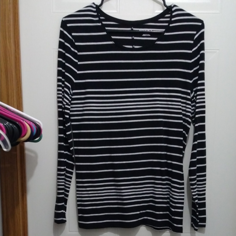 Merona Striped Long Sleeve Tee in Black and White